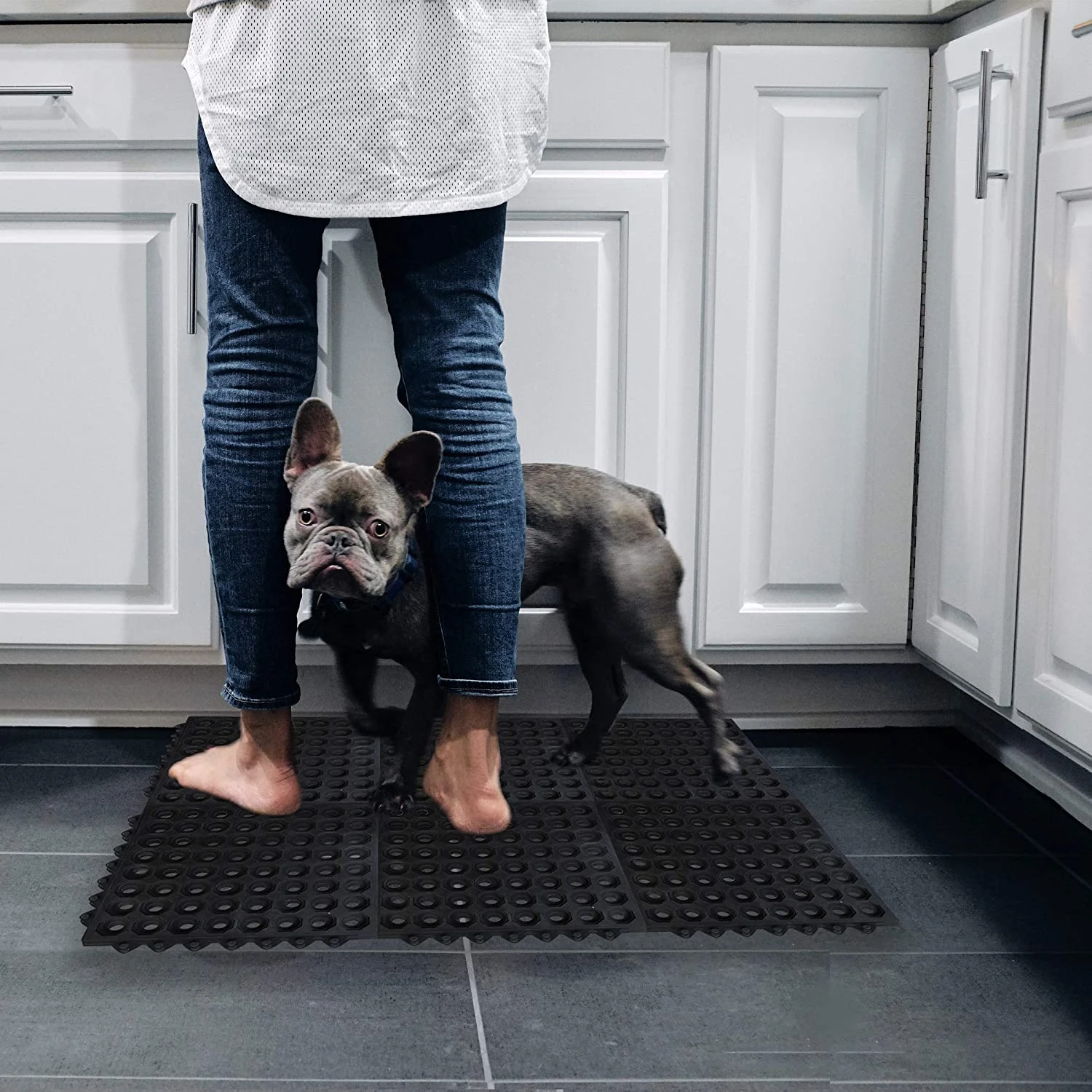 SafetyCare Interlocking Rubber Mat Tiles - 6 Tiles 4 SafetyCare Interlocking Rubber Mat Tiles - 6 Tiles - Image 4